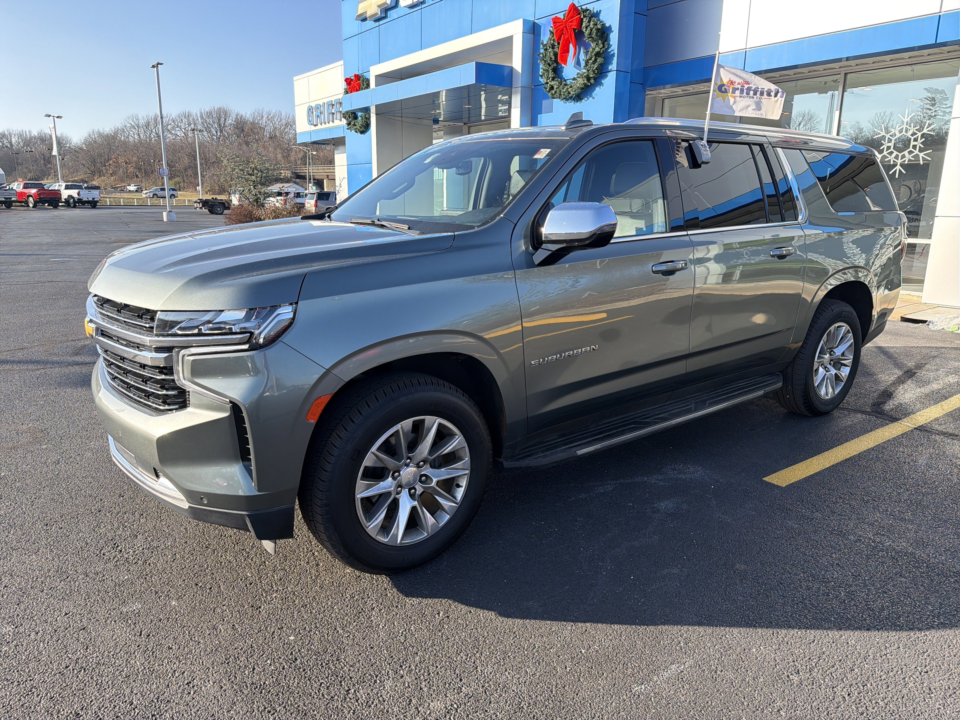 2023 Chevrolet Suburban Premier's photo