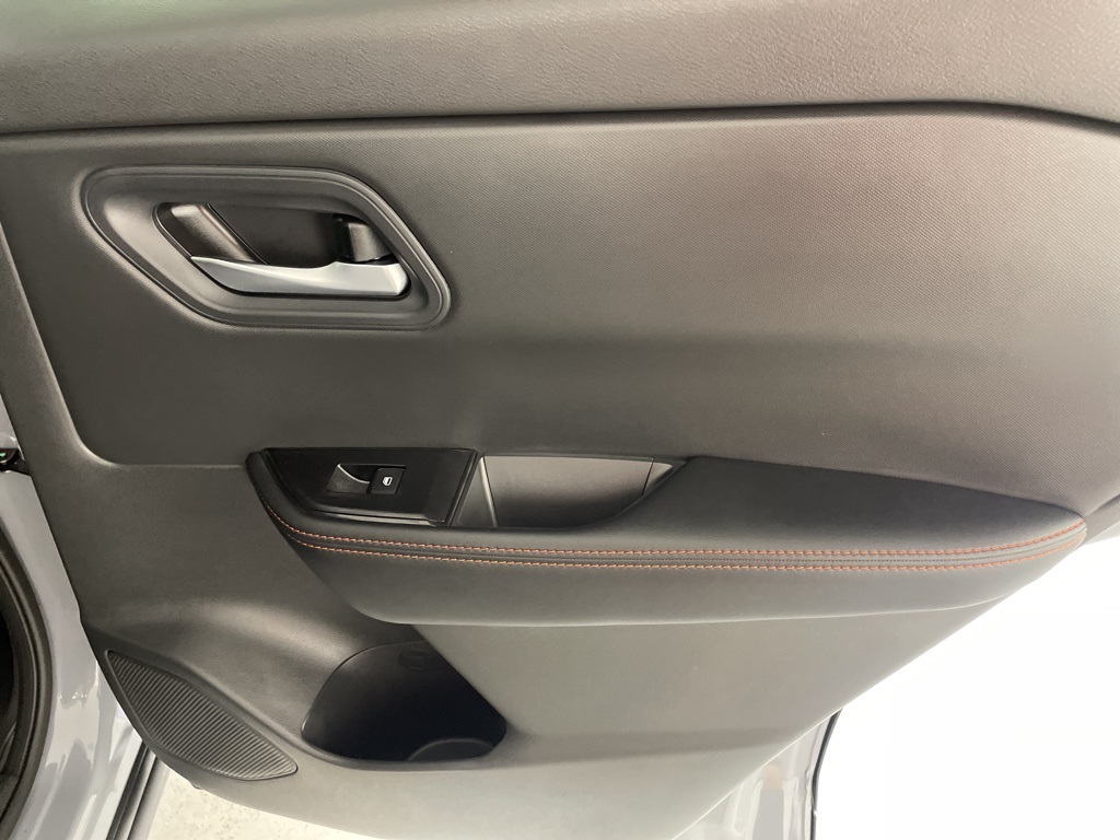 2026 Nissan Rogue SV photo 38