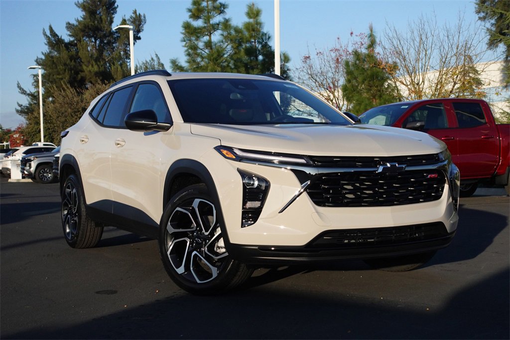 2026 Chevrolet Trax RS's photo