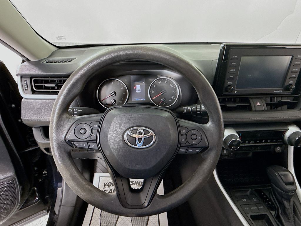 2022 Toyota RAV4 XLE photo 13
