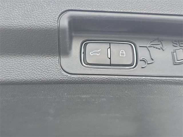 2020 Ford Explorer ST photo 13