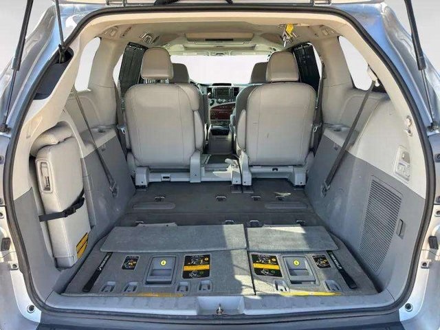 2011 Toyota Sienna Limited photo 33