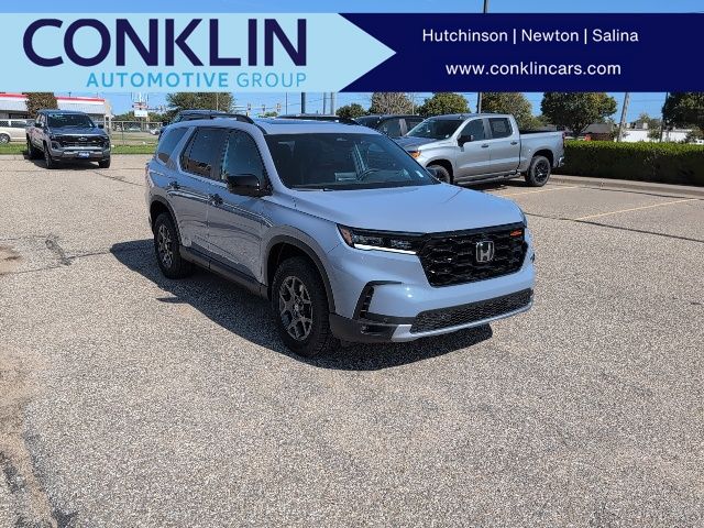 2025 Honda Pilot TrailSport's photo