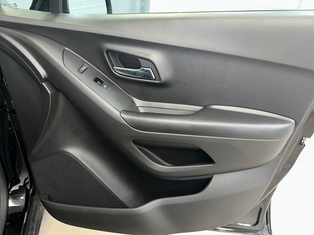 2022 Chevrolet Trax LT photo 23