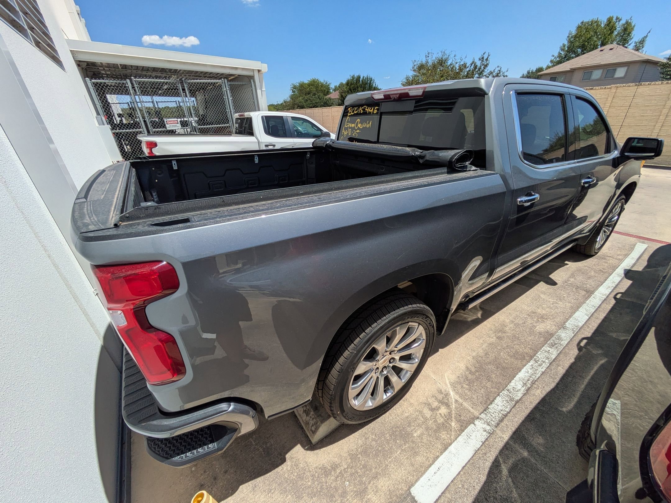 2022 Chevrolet Silverado 1500 High Country photo 4
