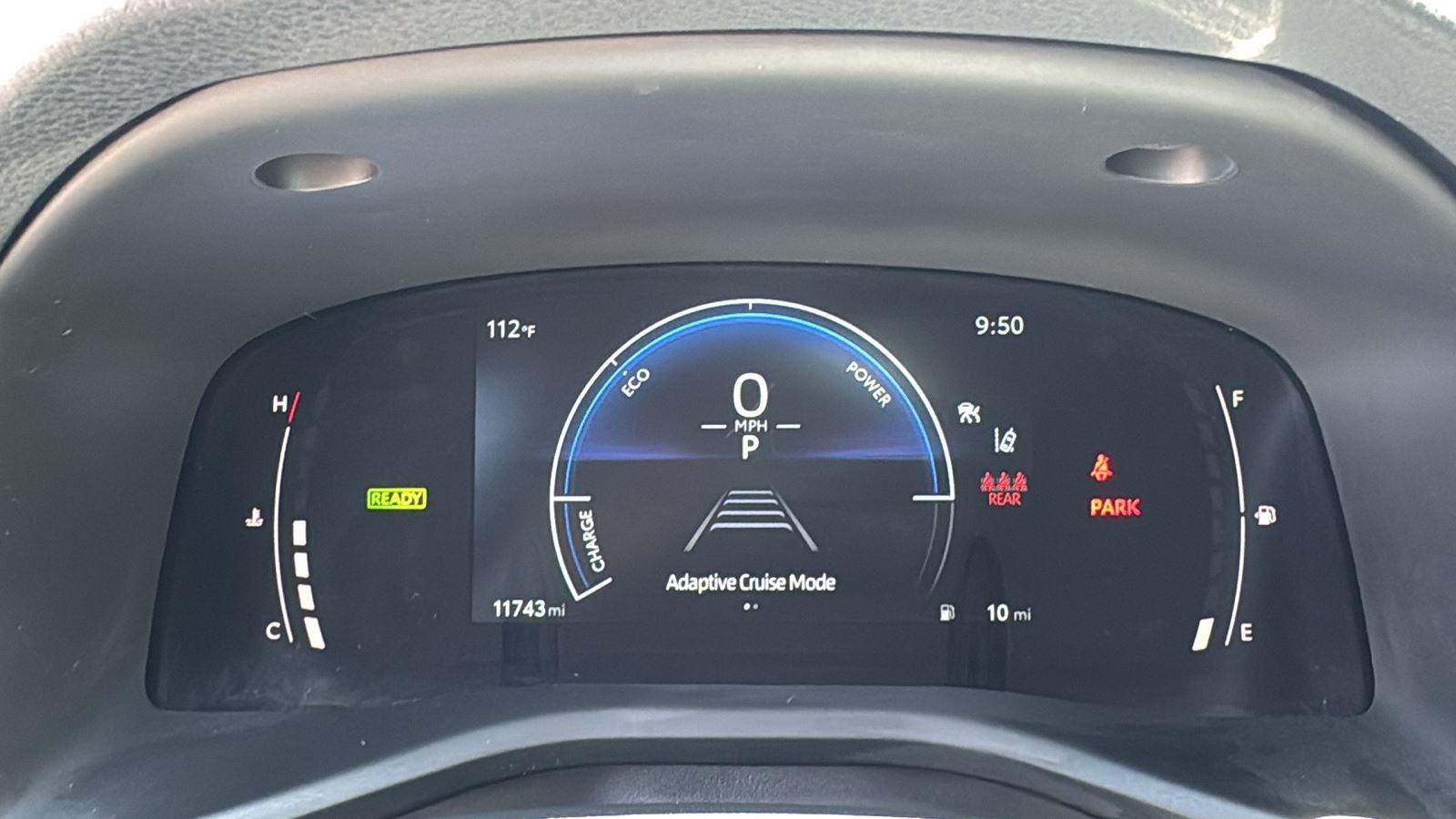 2025 Toyota Camry SE photo 13