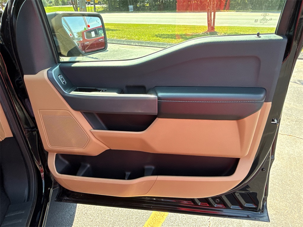 2023 Ford F-150 XLT photo 13