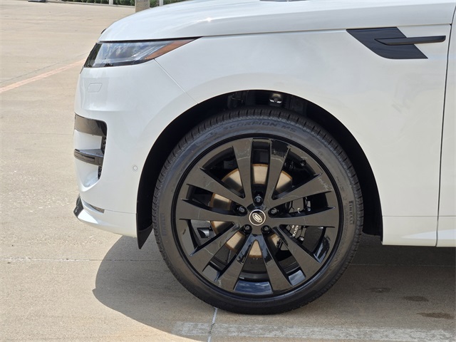 2025 Land Rover Range Rover Sport SE photo 5