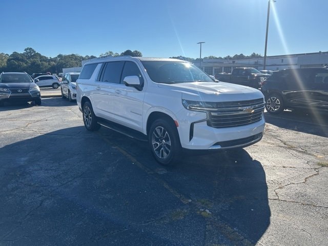 2021 Chevrolet Suburban LT photo 3