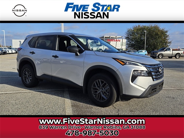 2025 Nissan Rogue S's photo