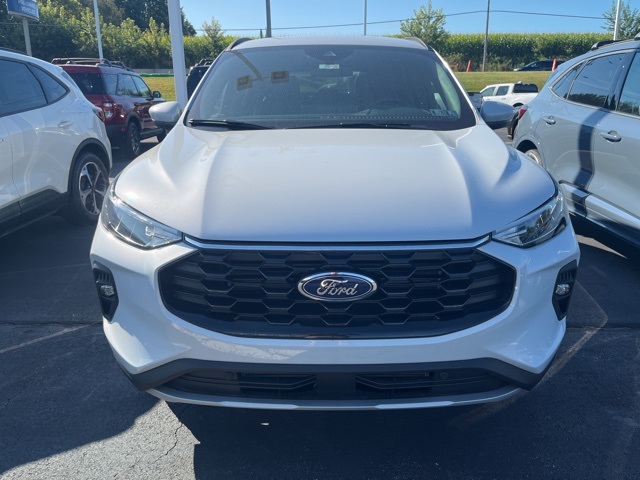 2025 Ford Escape Hybrid ST-Line Select photo 2