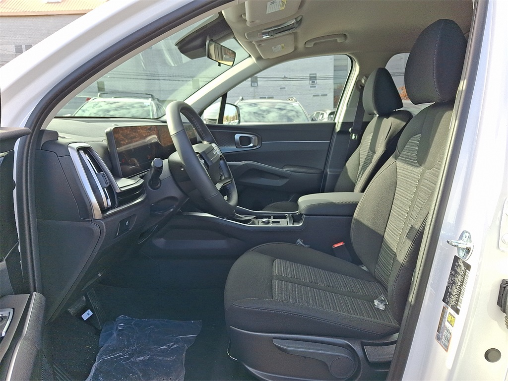 2026 Kia Sorento LX photo 4