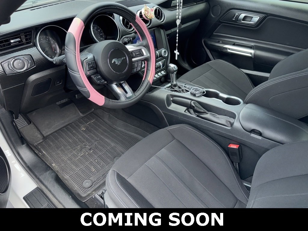 2022 Ford Mustang EcoBoost photo 4