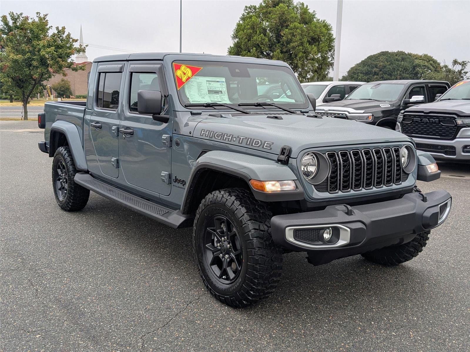 2025 Jeep Gladiator Sport photo 3