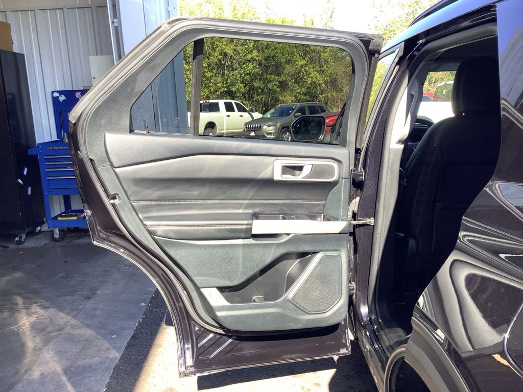 2024 Ford Explorer XLT photo 27