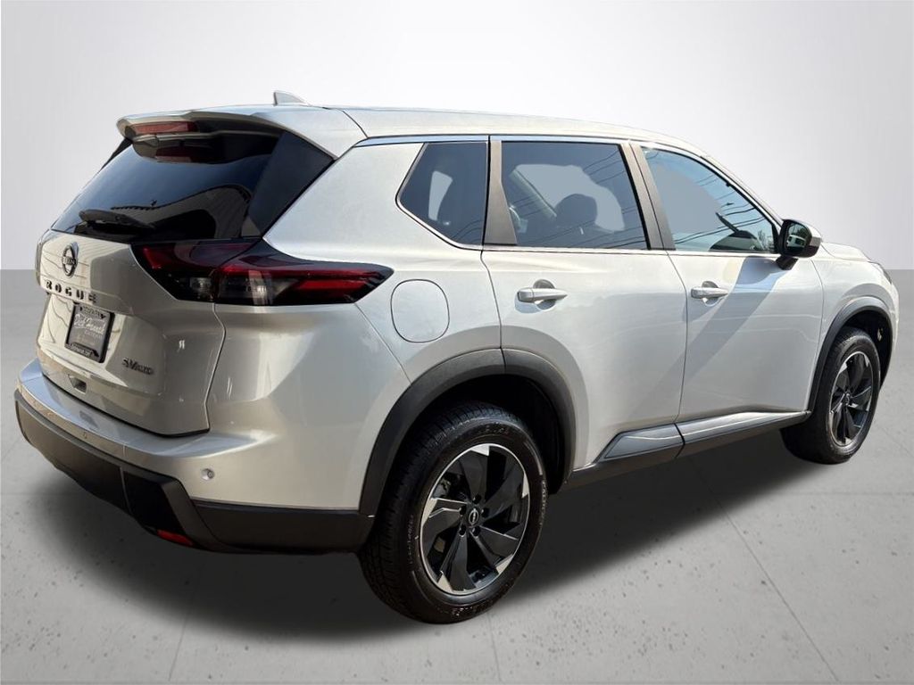 2024 Nissan Rogue SV photo 3