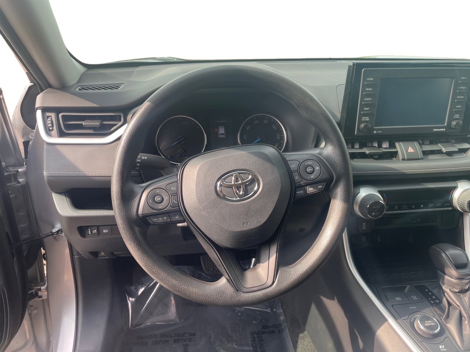 2021 Toyota RAV4 Hybrid LE photo 18