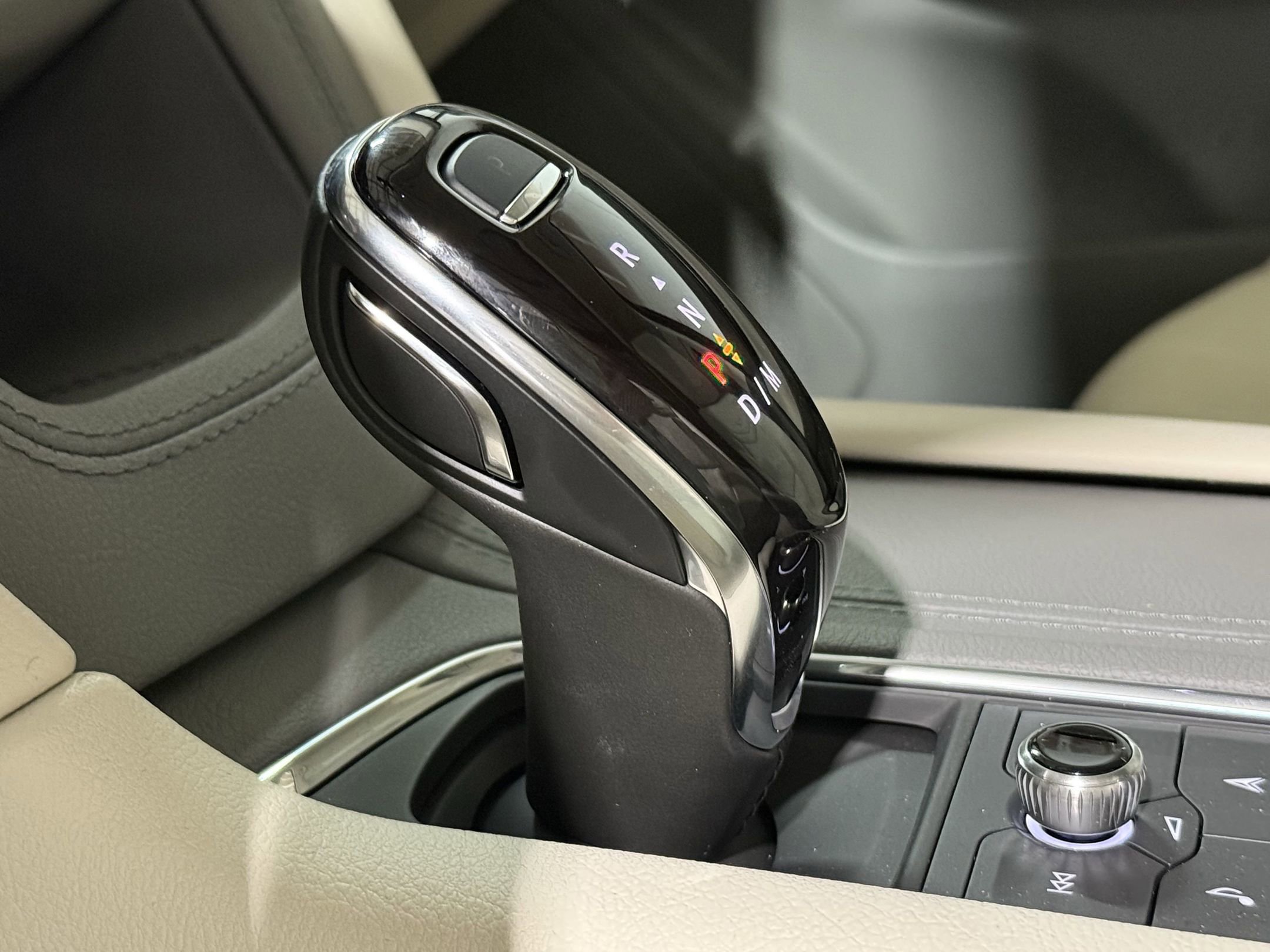 2025 Cadillac XT6 Premium Luxury photo 29