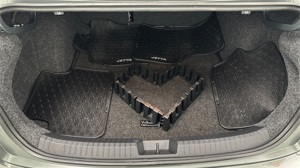 2019 Volkswagen Jetta SEL Premium photo 12
