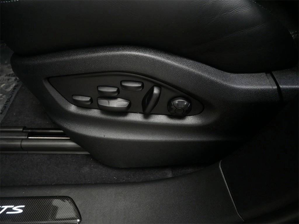 2025 Porsche Cayenne GTS photo 18