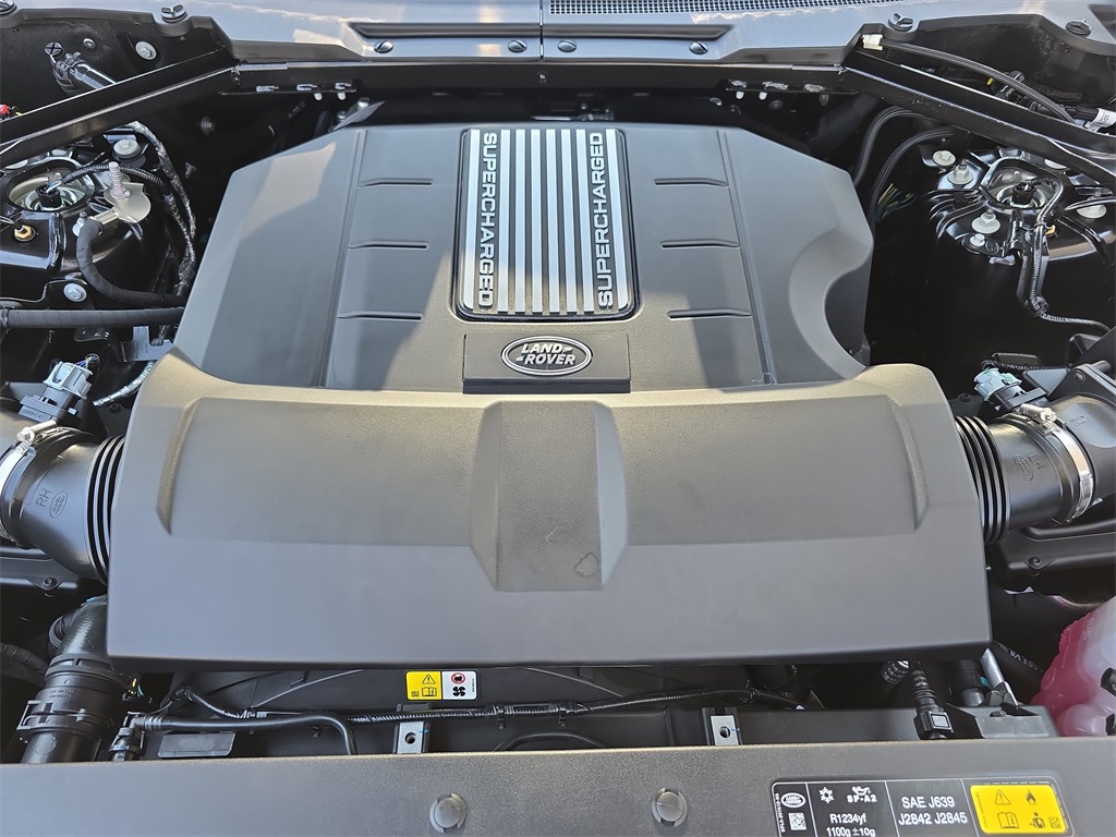 2025 Land Rover Defender 110 X-Dynamic SE photo 25