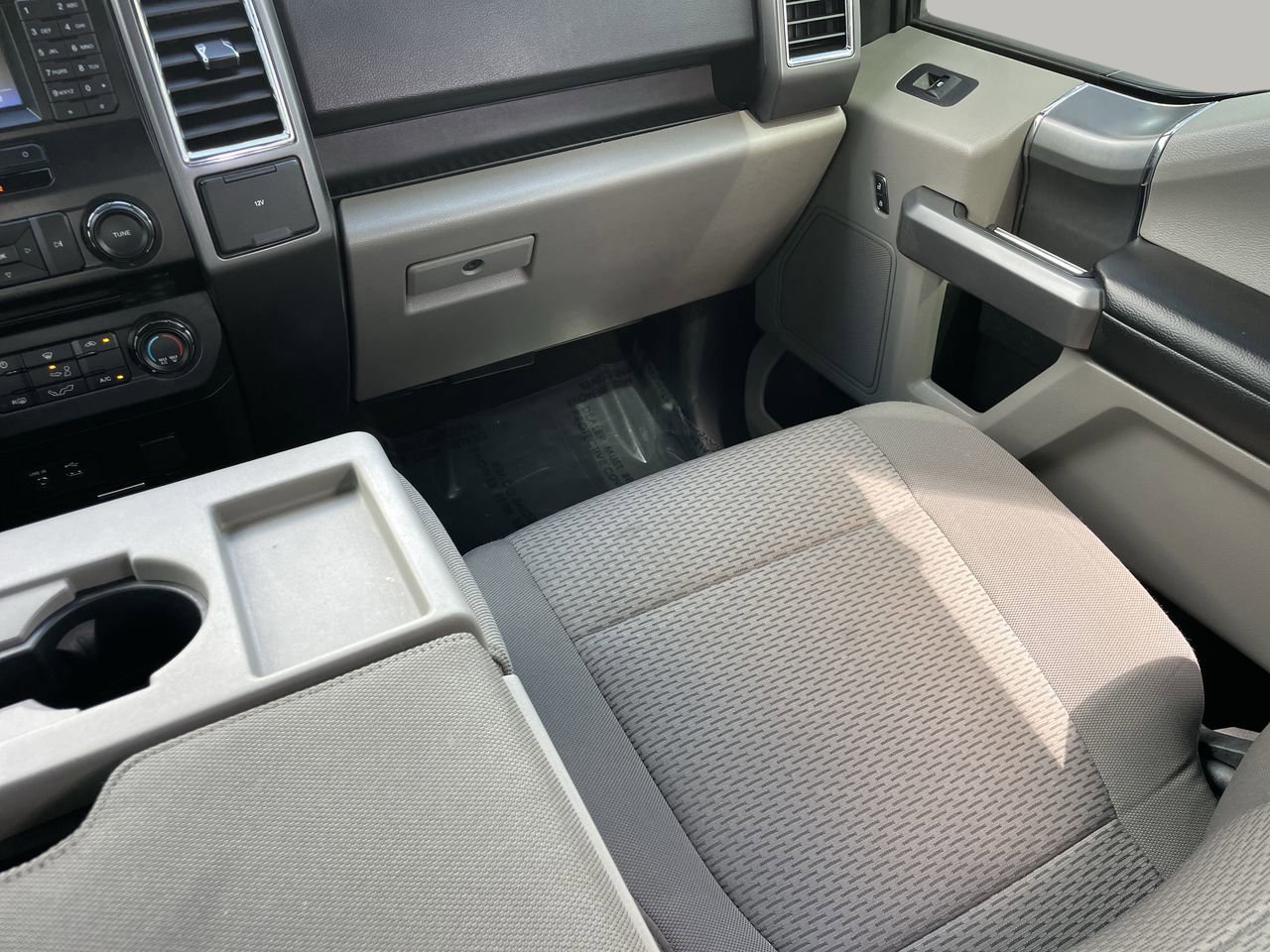 2015 Ford F-150 XLT photo 14