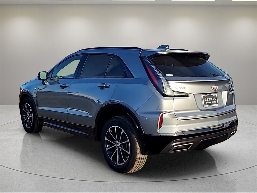 2025 Cadillac XT4 Sport photo 3