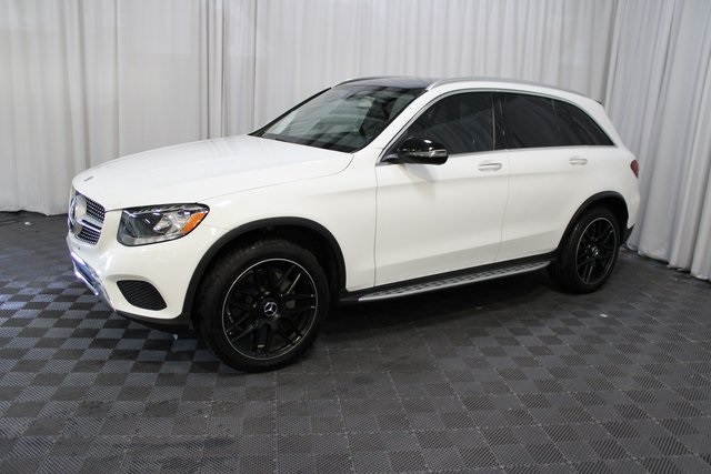 2016 Mercedes Benz GLC 300 4MATIC photo 2