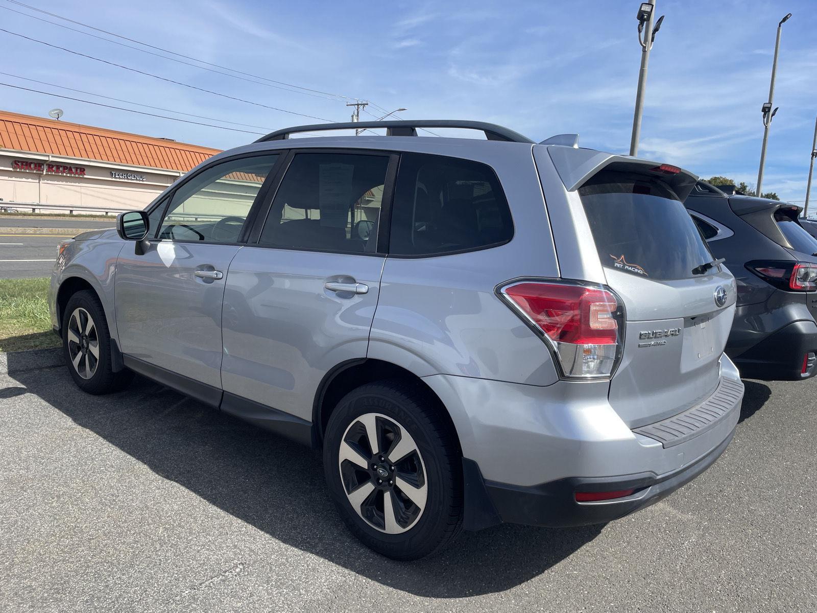 2017 Subaru Forester Premium photo 2