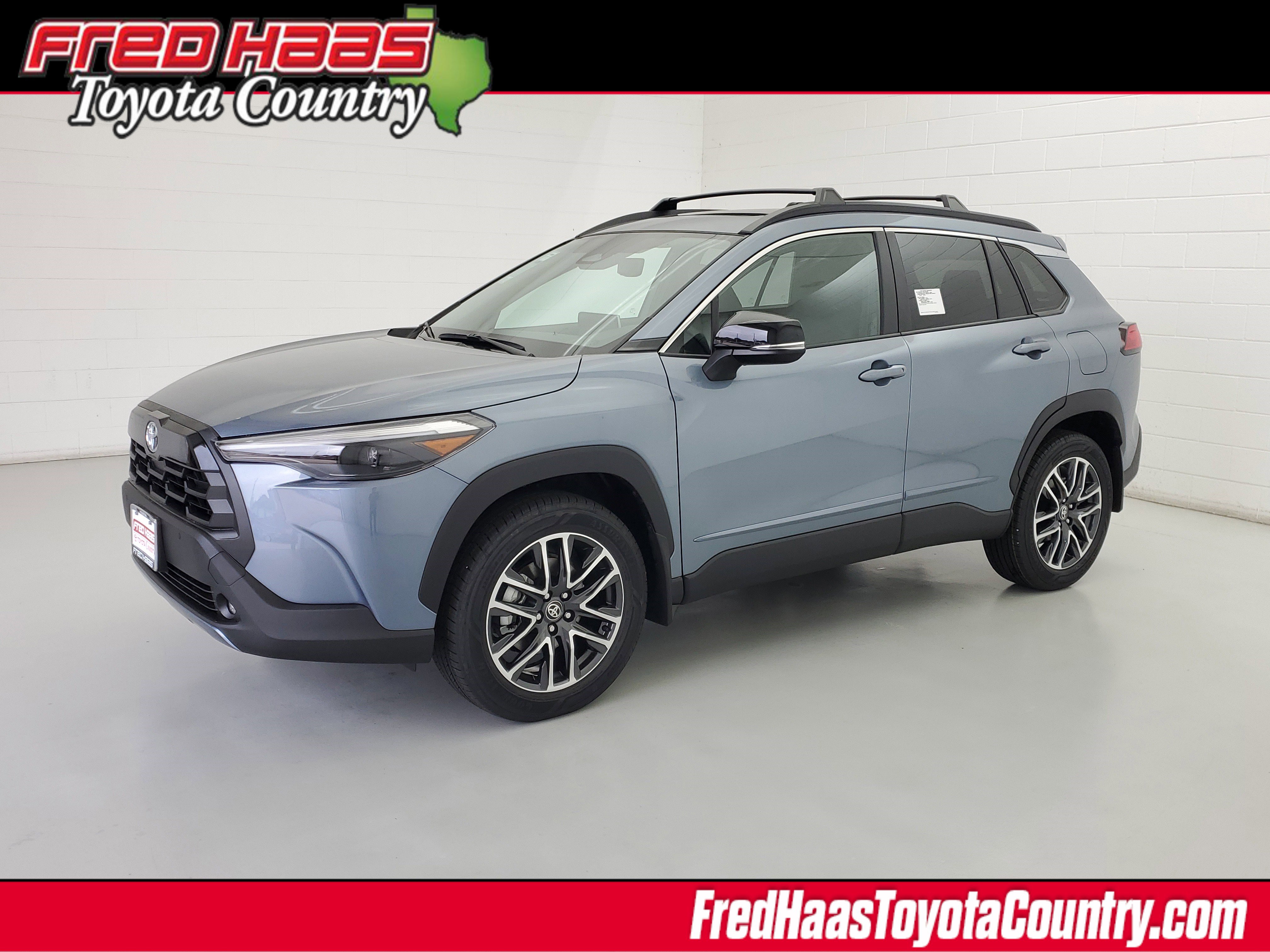 2026 Toyota Corolla Cross XLE's photo