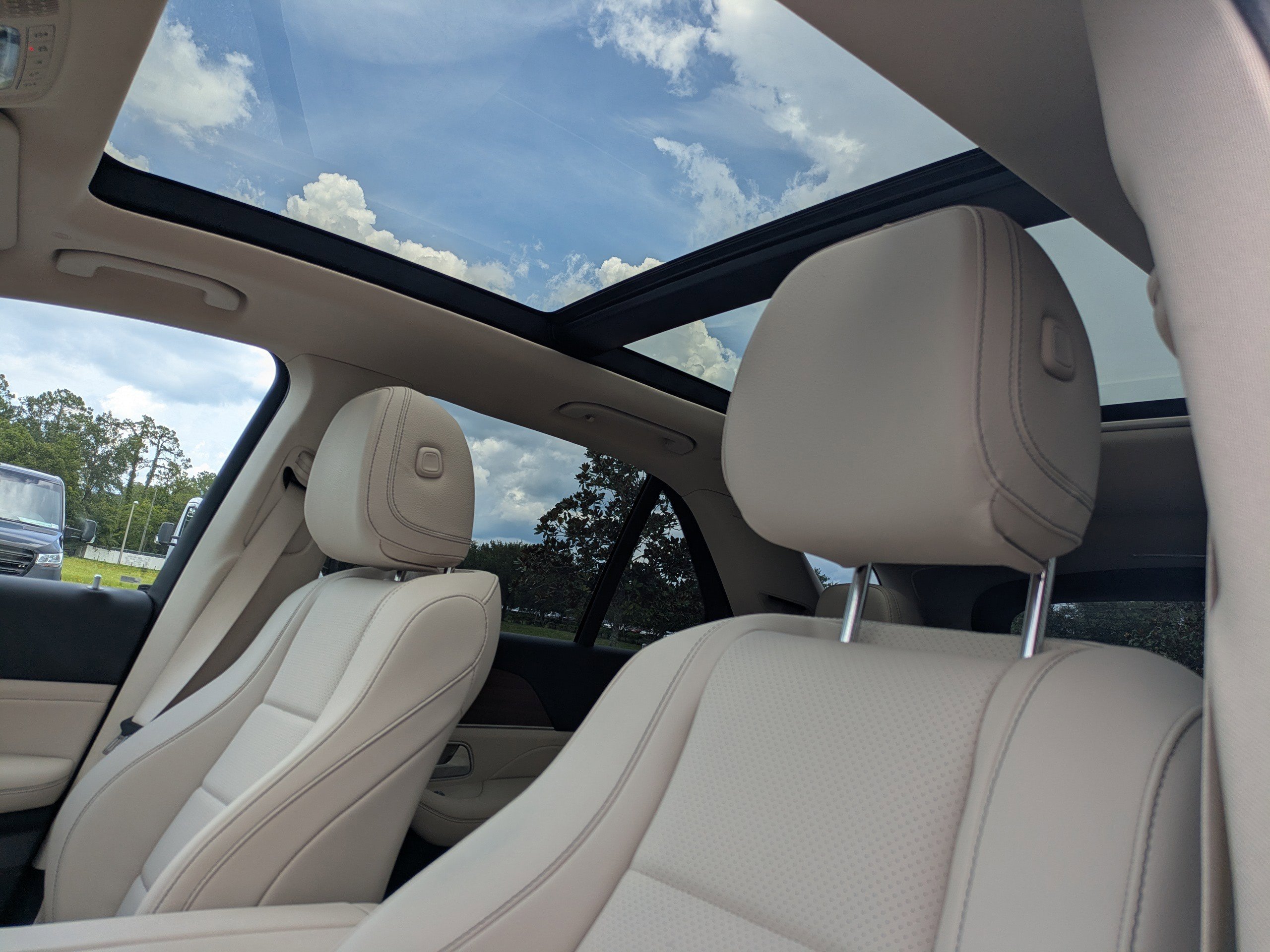 2024 Mercedes Benz GLE 450 4MATIC photo 4