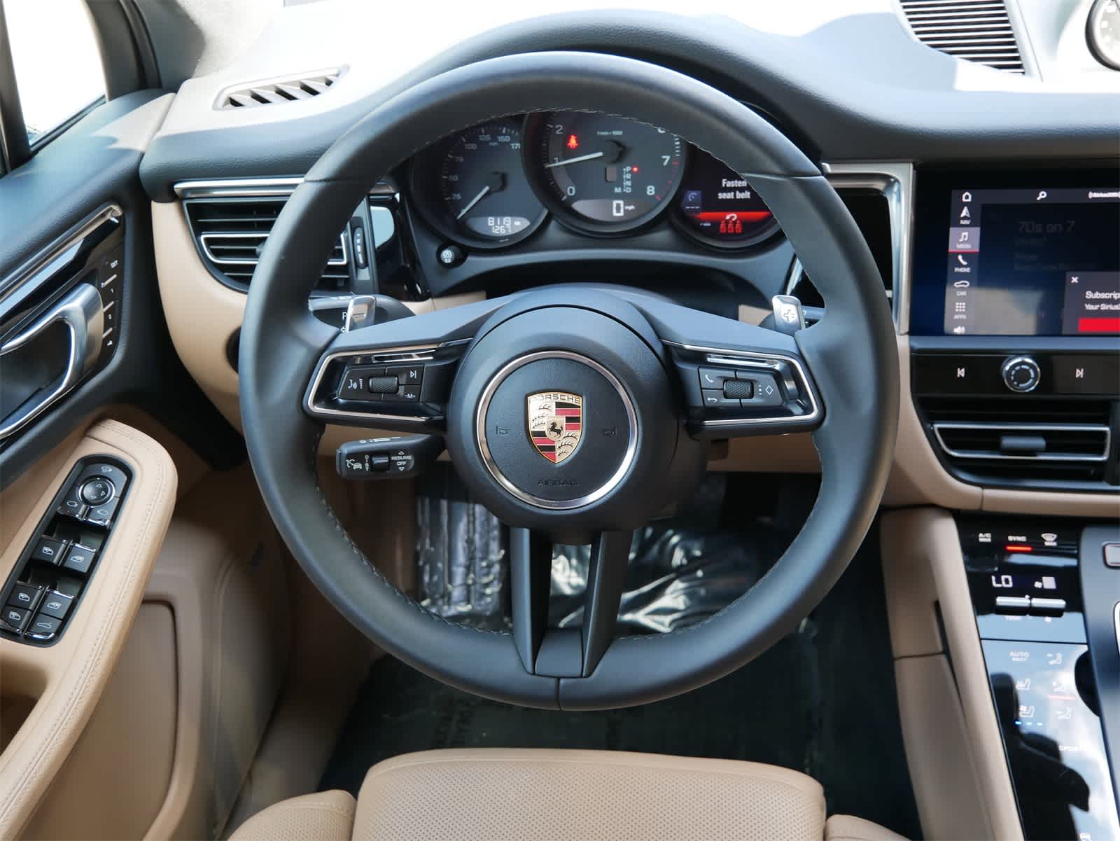 2025 Porsche Macan photo 8