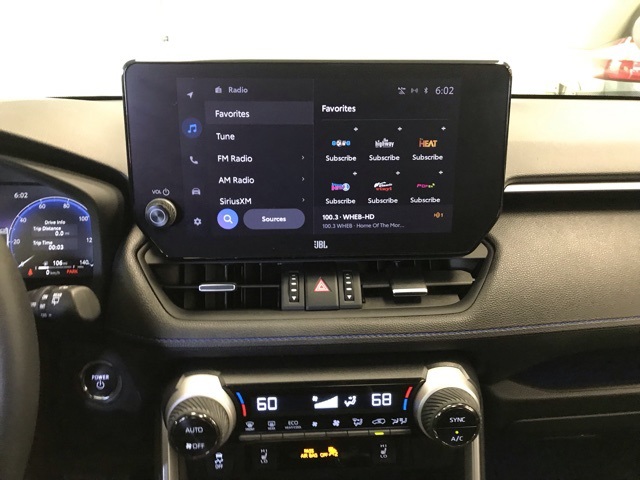 2023 Toyota RAV4 Hybrid XSE photo 17