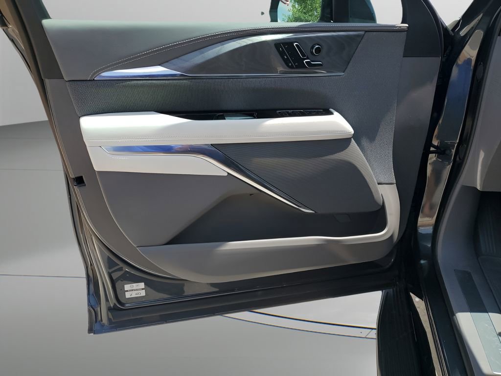 2026 Cadillac Escalade IQ Luxury photo 25