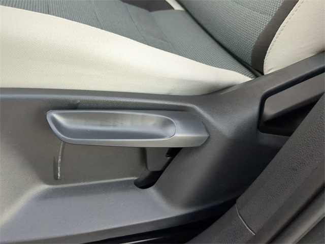 2025 Volkswagen Taos S photo 14