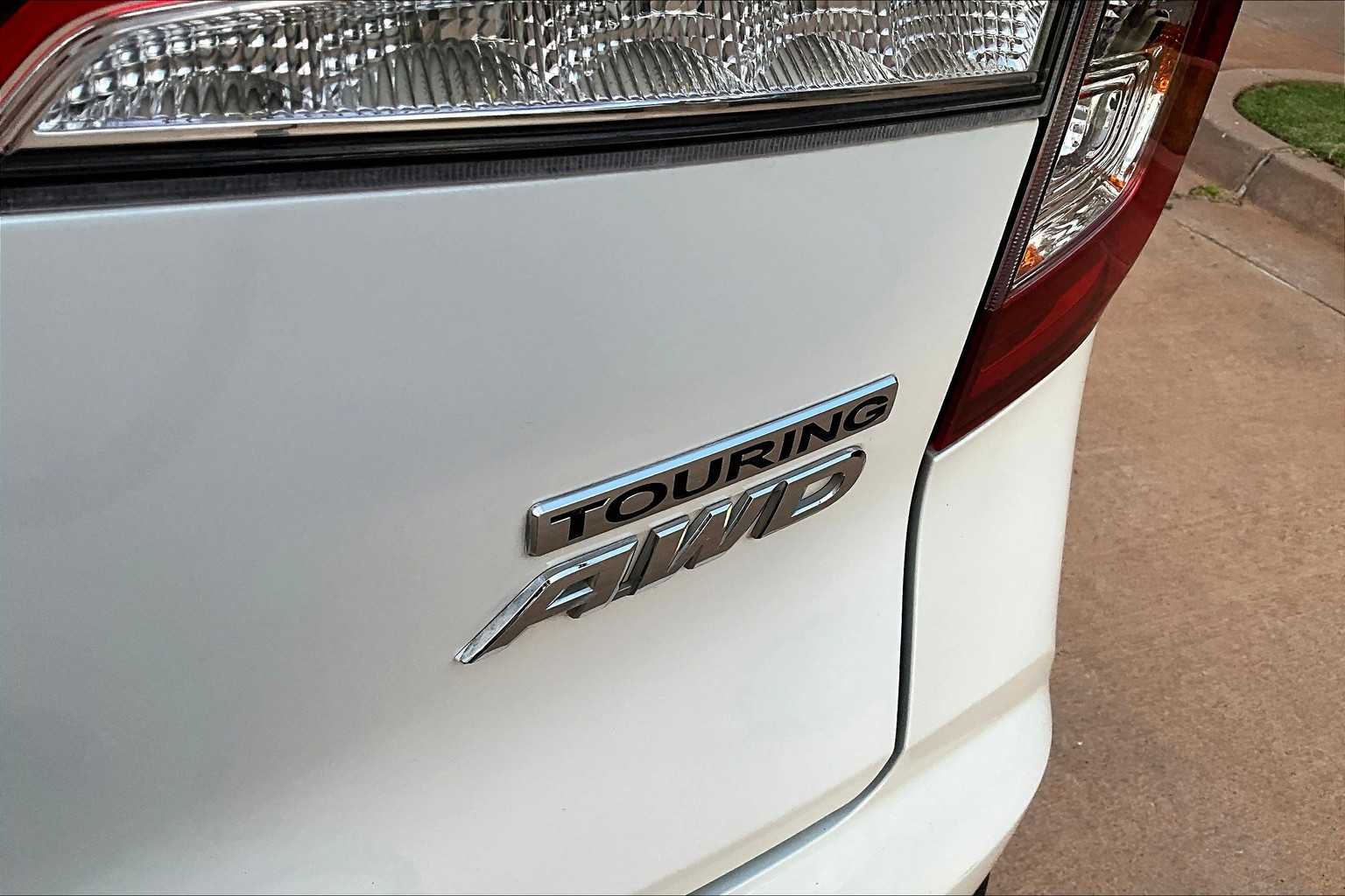 2022 Honda Pilot Touring photo 9