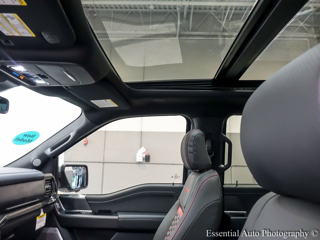 2025 Ford F-150 Lariat photo 10