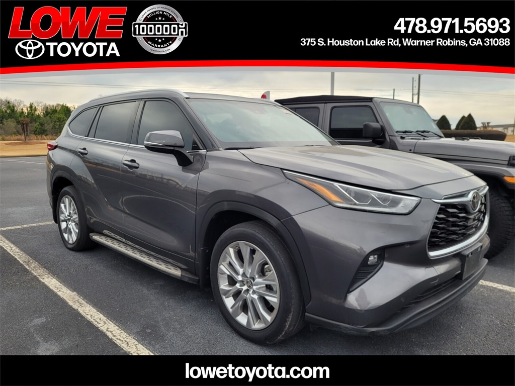 2023 Toyota Highlander Limited's photo
