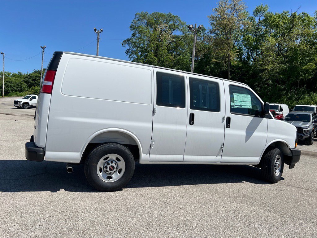 2025 Gmc Savana Cargo 2500 photo 20