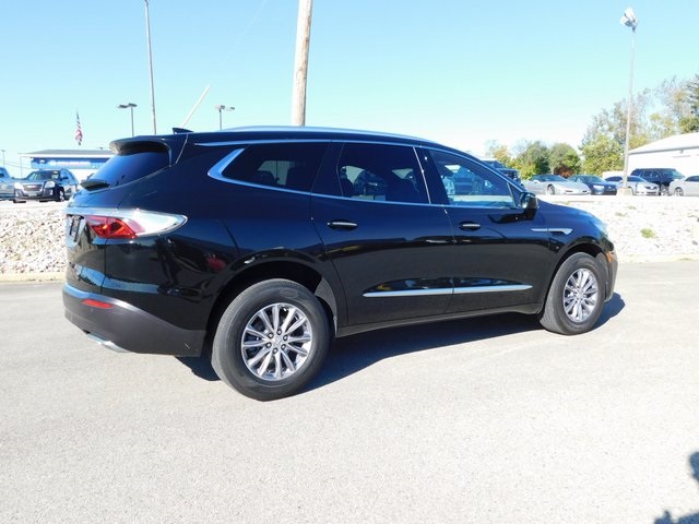 2023 Buick Enclave Essence photo 2