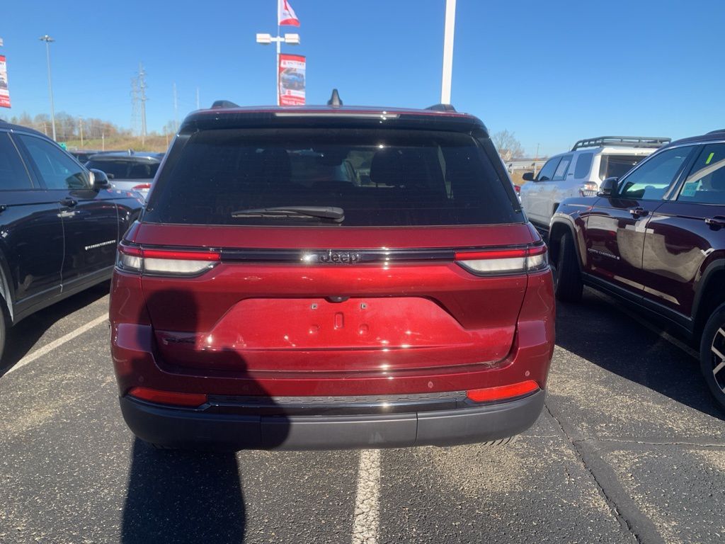 2024 Jeep Grand Cherokee Altitude X photo 3