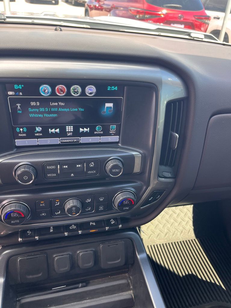 2018 Chevrolet Silverado 1500 LT photo 12