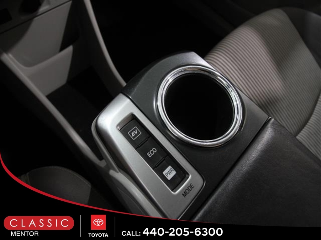 2017 Toyota Prius V Two photo 18