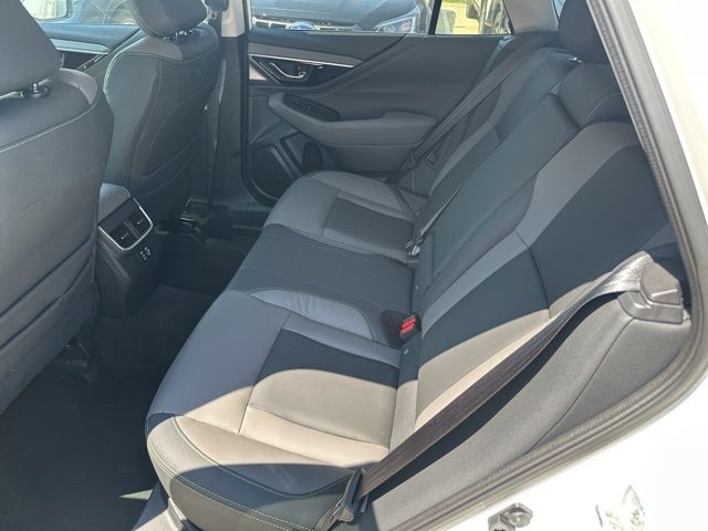 2024 Subaru Outback Onyx Edition photo 3