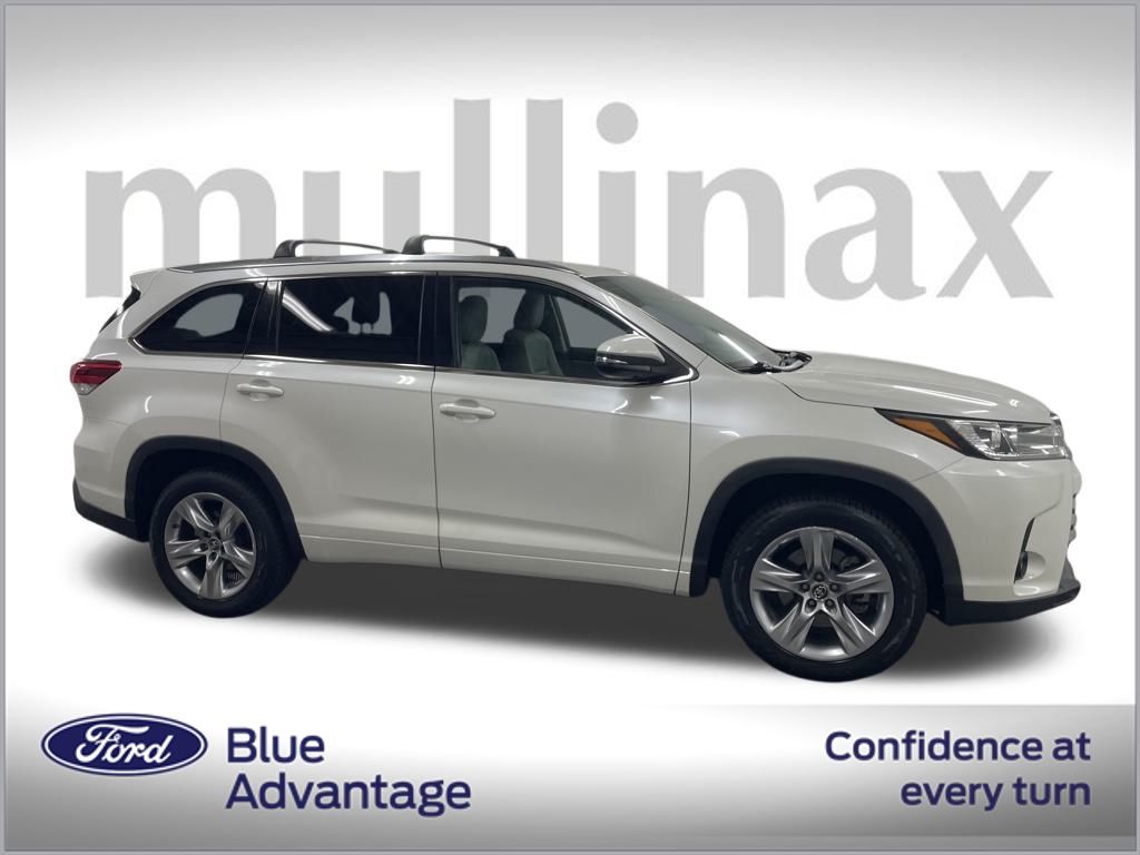 2019 Toyota Highlander Limited photo 2