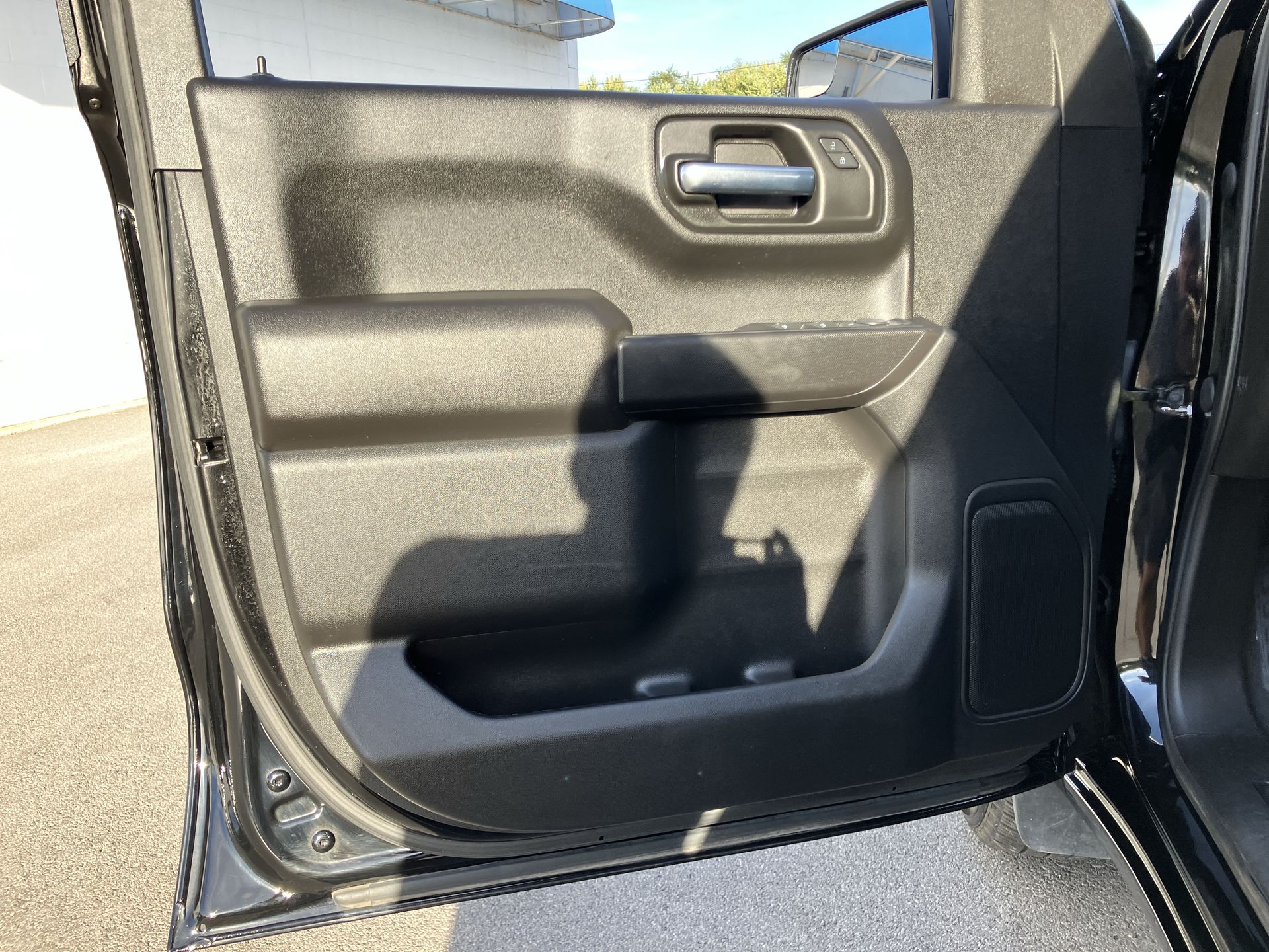 2023 Chevrolet Silverado 1500 Custom photo 12