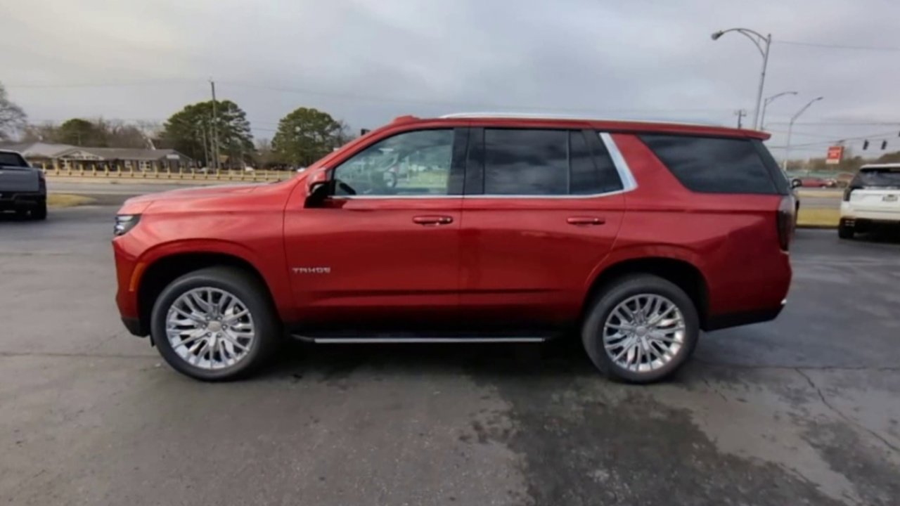2025 Chevrolet Tahoe LS photo 4