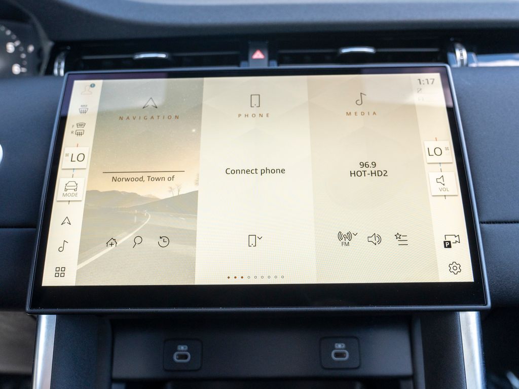 2024 Land Rover Discovery Sport S photo 19