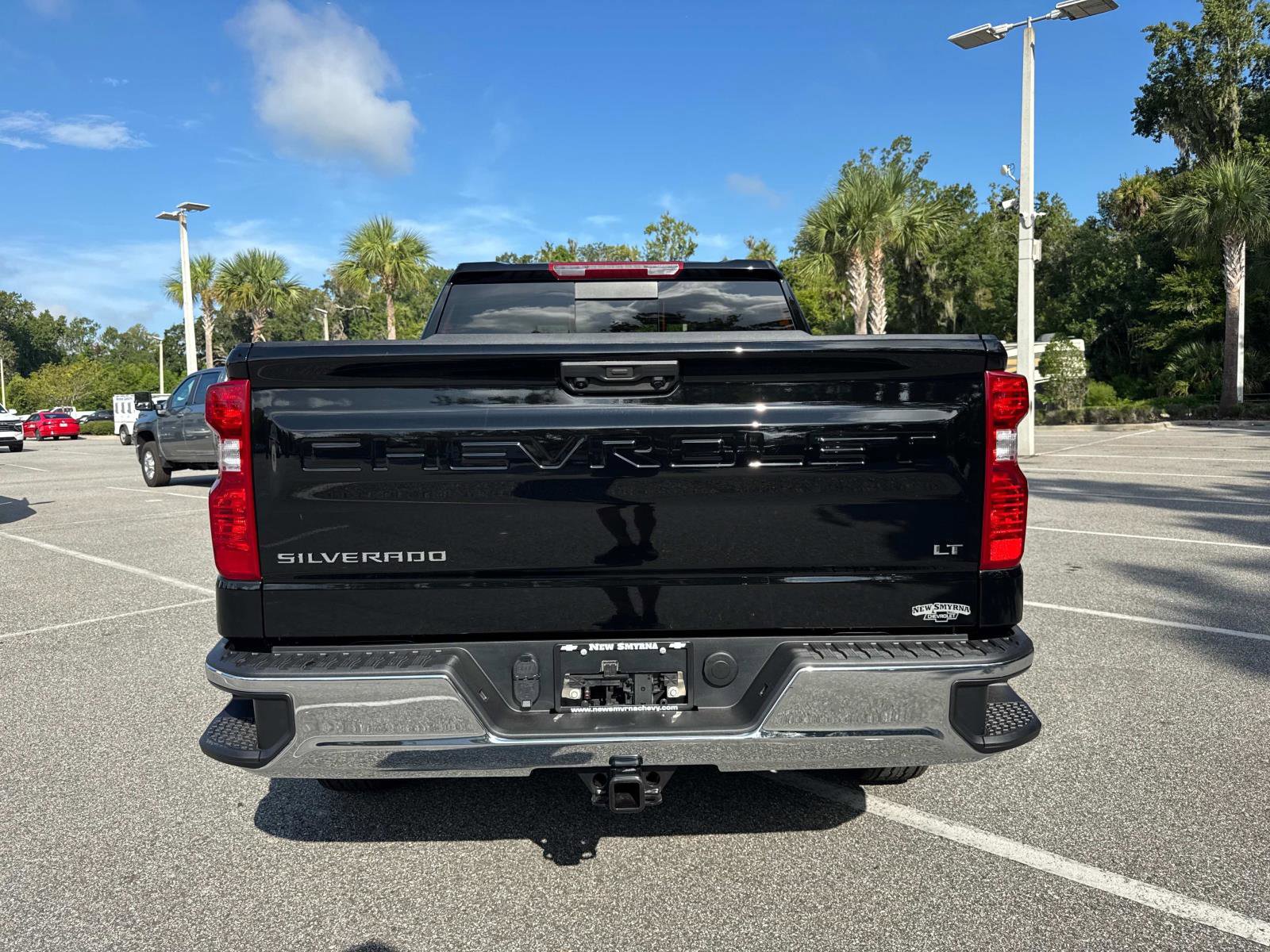 2025 Chevrolet Silverado 1500 LT photo 4
