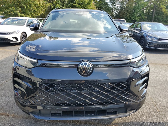 2025 Volkswagen Tiguan SE R-Line Black photo 2